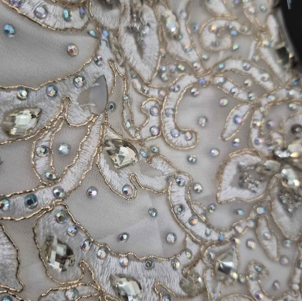 SoieBlu WHITE Formal Dress Maxi Embroidery Beaded Jewel Embellished S NWT - Picture 6 of 7